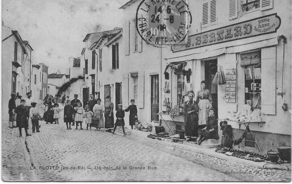 Carte postale ancienne du village de La Flotte-en-Ré.